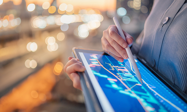 Integrate Oracle Financial Services Analytical Applications (OFSAA) with Salesforce to drive better bank decisions image